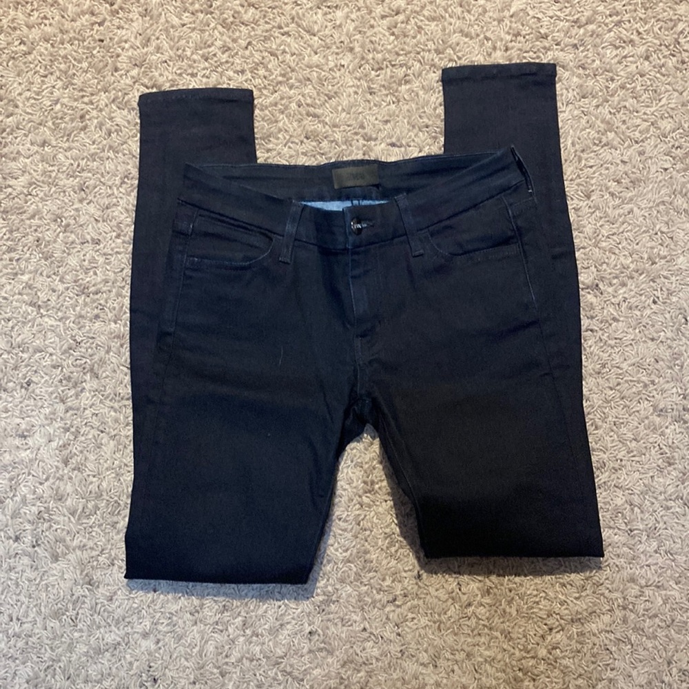 Koral dark jeans.